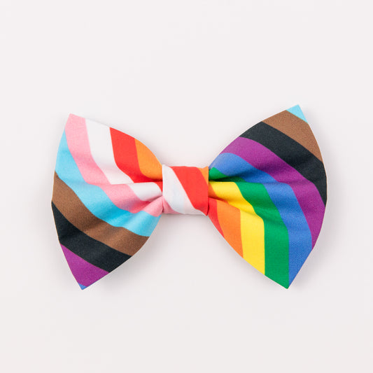 Love Everyone Bow tie