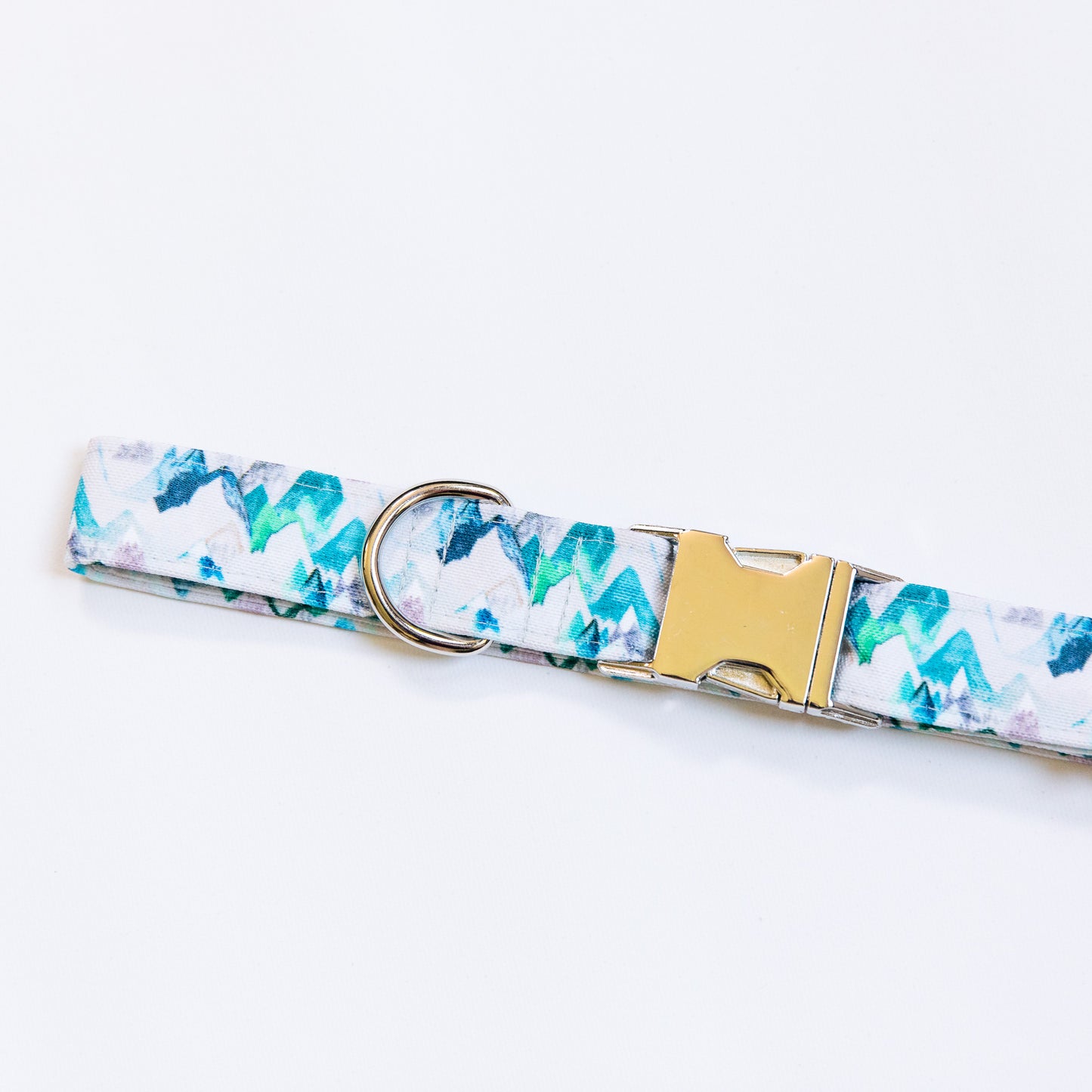 Misty Mountain Scape Collar